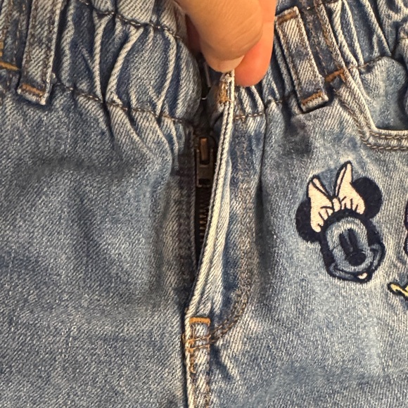 GAP Kids Light Blue Jeans with Fun Embroidery - Picture 5 of 6